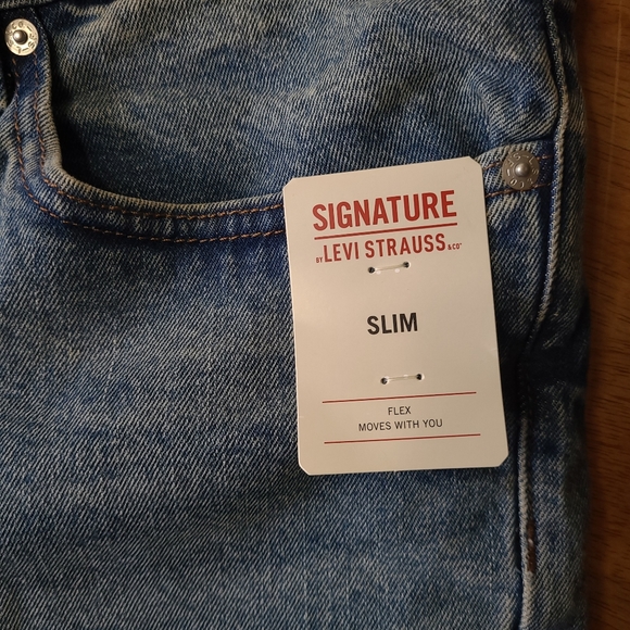 Levi Strauss “Signature Slim” Blue Jeans, NWT - Picture 3 of 7